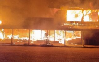 kangaroo-island-blazes-destroy-businesses-as-peak-tourism-season-looms