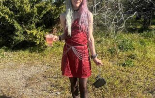 zoe-watched-her-friend-die-from-an-eating-disorder.-she-says-getting-help-is-not-so-‘simple’