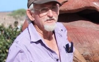 shoe-sole-and-abandoned-van-among-clues-in-outback-disappearance-of-gold-prospector