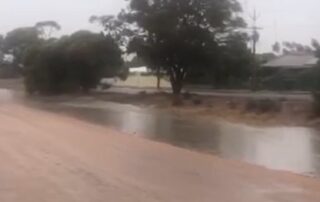 another-busy-day-looms-for-sa’s-emergency-services-as-cool-change-brings-rain