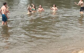 in-several-parts-of-australia,-40c-heat-is-leaving-communities-on-edge-and-looking-for-ways-to-stay-cool