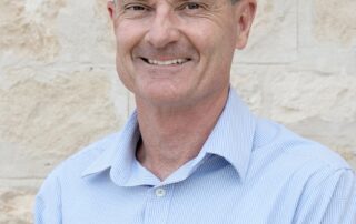 sa-councillor-told-to-apologise-after-tabling-motions-that-led-to-ceo’s-resignation