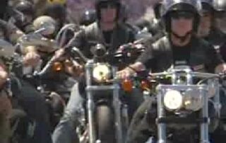 show-of-force-to-stop-bikies-forming-gangs-in-popular-queensland-tourist-destination
