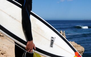 surfer-takes-himself-to-hospital-after-shark-bites-his-leg