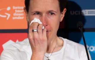 tears-for-melissa-hoskins-from-former-teammates-ahead-of-women’s-tour-down-under-race