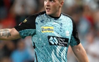 josh-brown-smashes-record-century-to-send-brisbane-heat-to-bbl-final