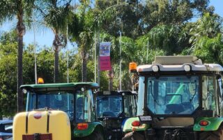 wine-grape-growers-drive-tractors-through-riverland-streets-in-protest-against-below-cost-prices