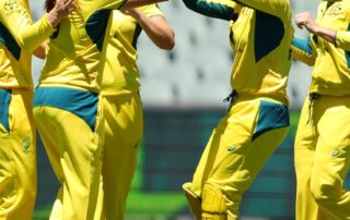 australia-cruises-to-victory-over-south-africa-in-first-odi-in-adelaide