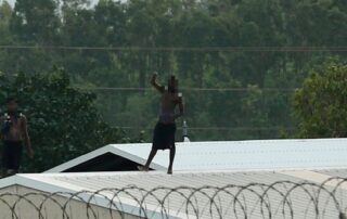 detainees-climb-onto-roof-of-notorious-don-dale-detention-centre-in-lockdown-protest