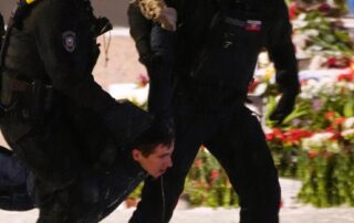 navalny-spokesperson-alleges-he-was-murdered,-demands-body-be-returned-to-family
