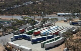 eyre-highway-to-remain-closed-into-the-weekend-as-bushfire-continues-to-burn