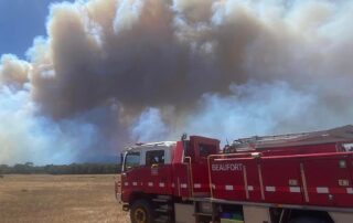 ‘challenging-day’-ahead-for-fire-crews-as-temperatures-soar-in-victoria-and-south-australia
