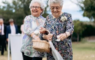 nonnas-go-viral-as-‘flower-girls’-in-south-australian-wedding