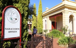 elders-‘disheartened’-by-removal-of-acknowledgement-of-country-from-council-meetings