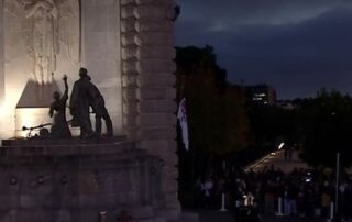 adelaide’s-anzac-day’s-dawn-service