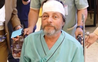 singapore-airlines-ceo-visits-australian-couple-‘in-limbo’-after-turbulent-flight