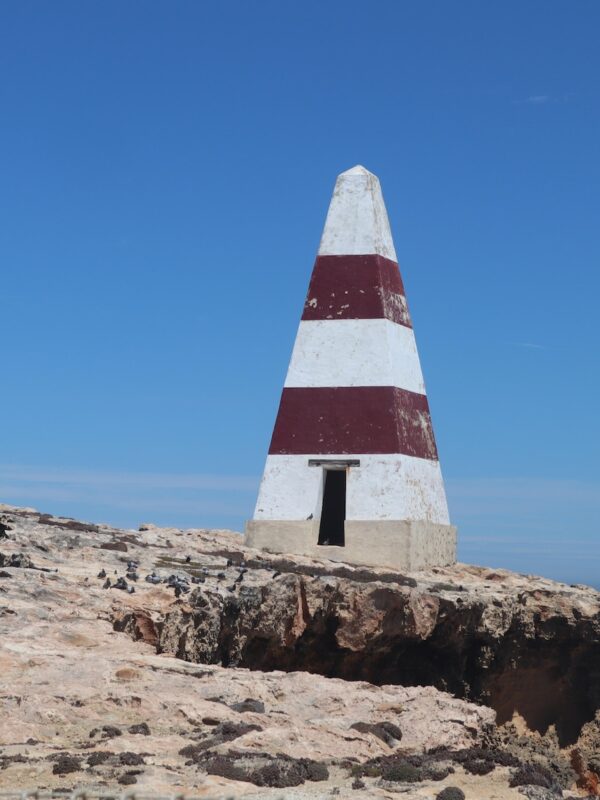 Council decides to leave Robe's famous obelisk at the mercy of the sea ...