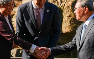chinese-premier-li-qiang-greeted-by-supporters-and-protestors-in-canberra