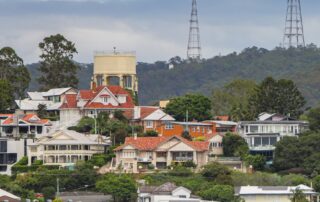 police-chopper-used-to-search-for-man-suspected-of-menacing-women-on-brisbane-bush-trail