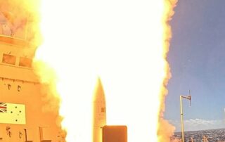royal-australian-navy-fires-long-range-missile-in-military-exercise-off-hawaii