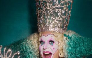 shirley-temple-goes-from-a-tap-star-to-a-rap-star-with-dancing-dolls-in-this-bizarre-circus-show