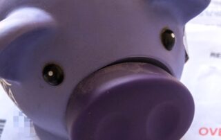 barefoot-investor-among-financial-counsellors-offering-tips-to-tackle-sa’s-high-cost-of-living