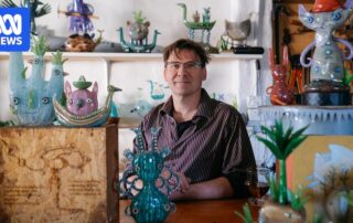 the-artist-making-glass-animals-that-are-‘impractical,-delicate-and-definitely-not-dishwasher-safe’